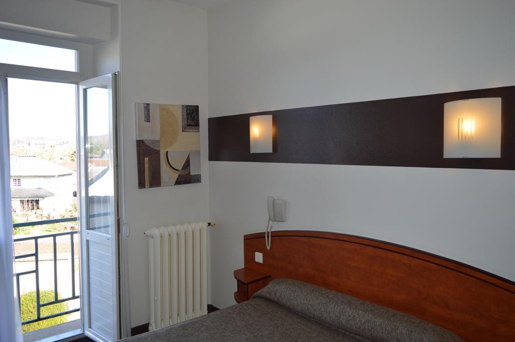 Hotel De La Paix 올롱생테마리 외부 사진